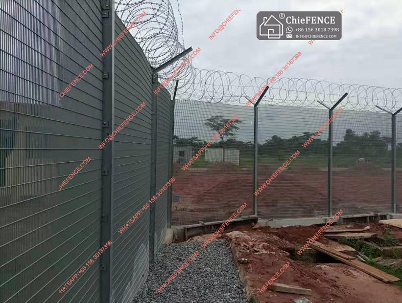 Anti-finger-mesh-anti-climb-fence-high-security-welded-mesh-fence-Nigeria-04